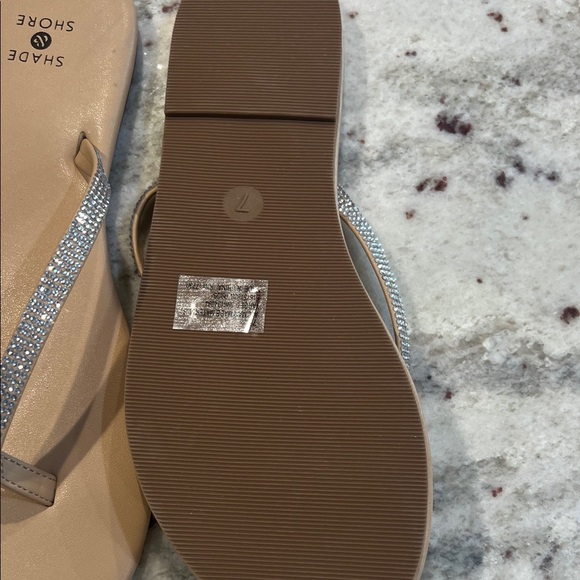 Shade & Shore Tan Sandals with Silver Straps - Picture 4 of 4